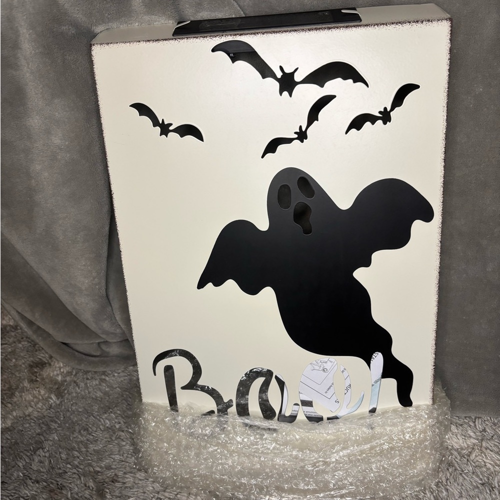 Halloween Ghost and Bats Wall Decor
